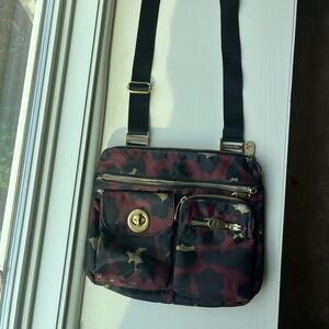Baggallini floral bag